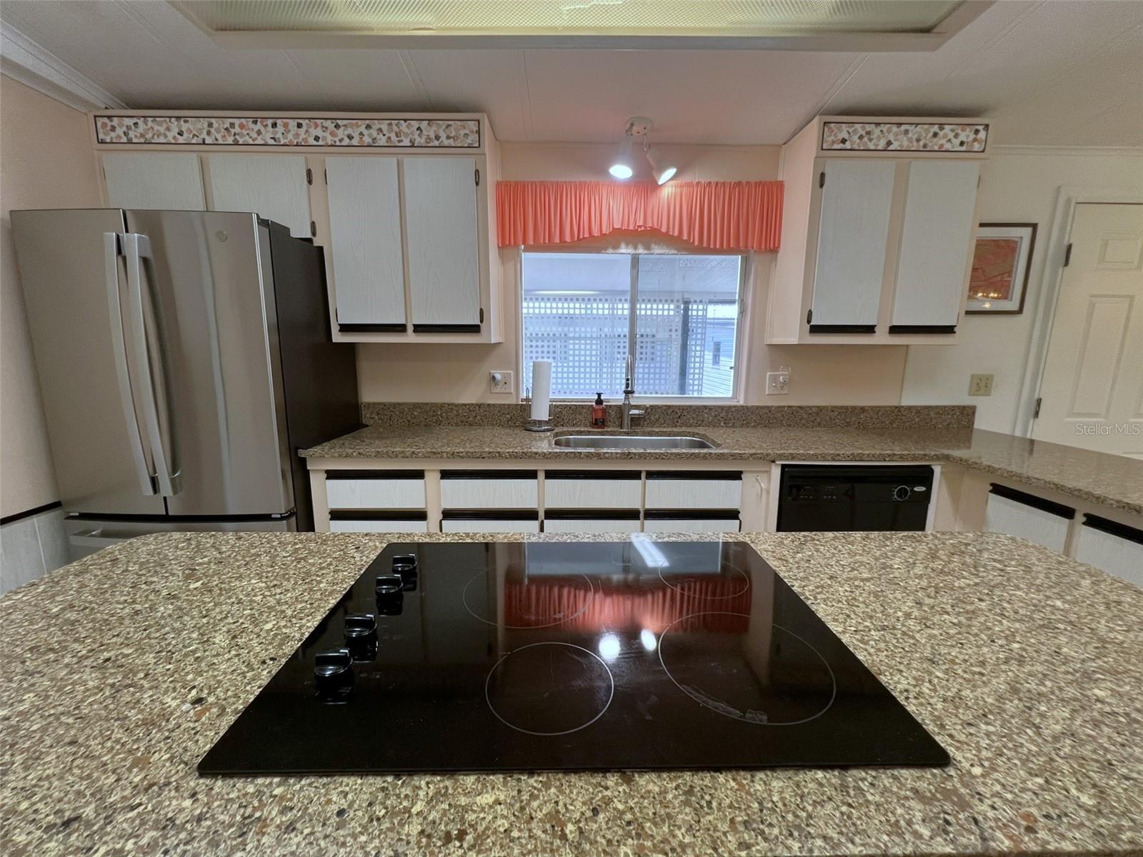 FLORAL LAKES - Residential