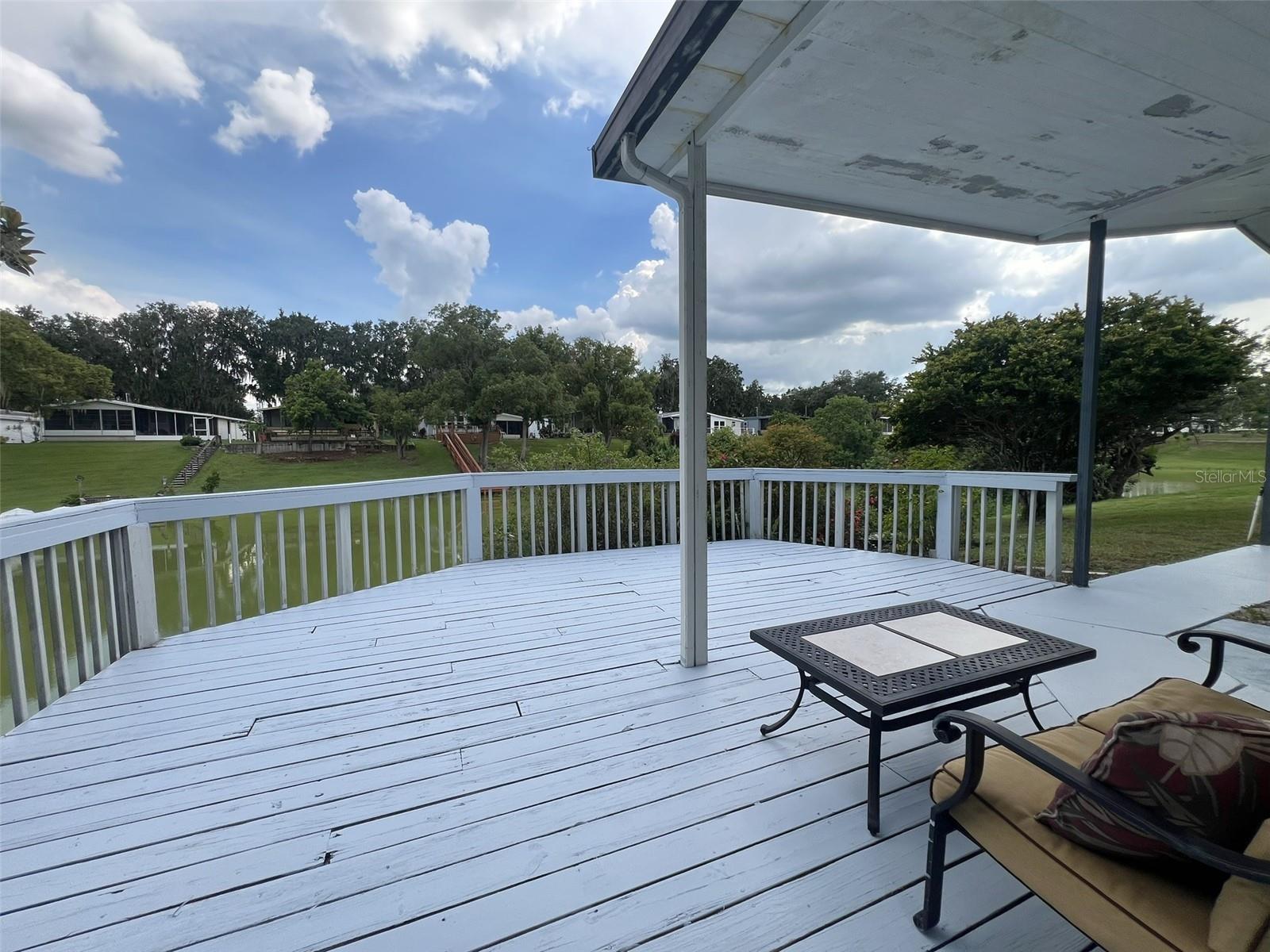 FLORAL LAKES - Residential