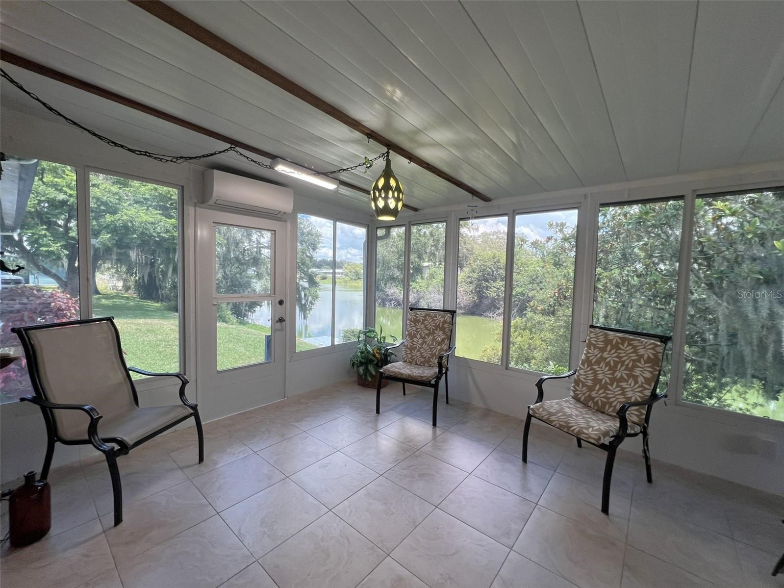 FLORAL LAKES - Residential