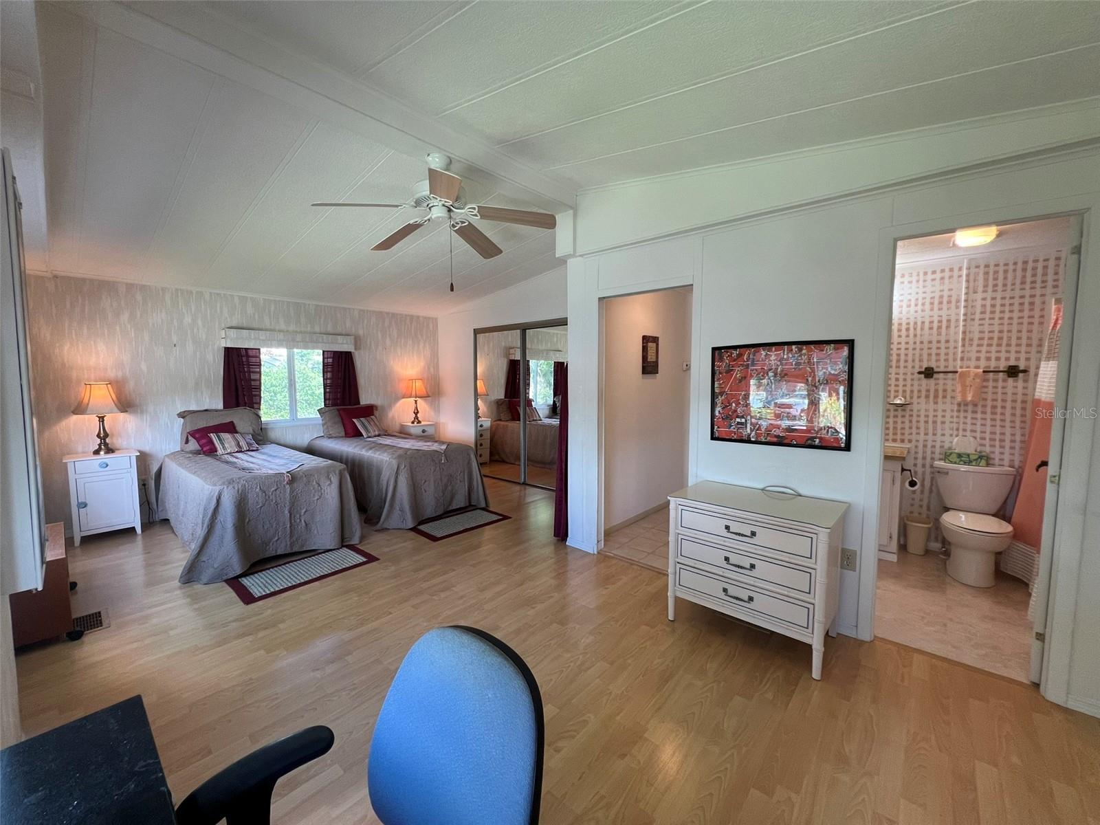 FLORAL LAKES - Residential