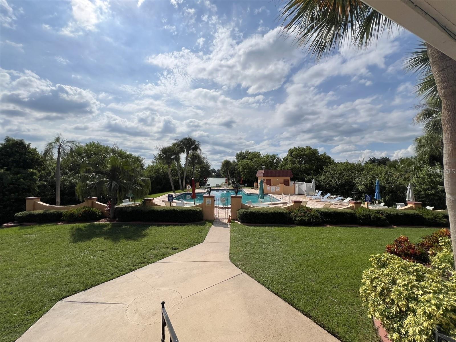 FLORAL LAKES - Residential