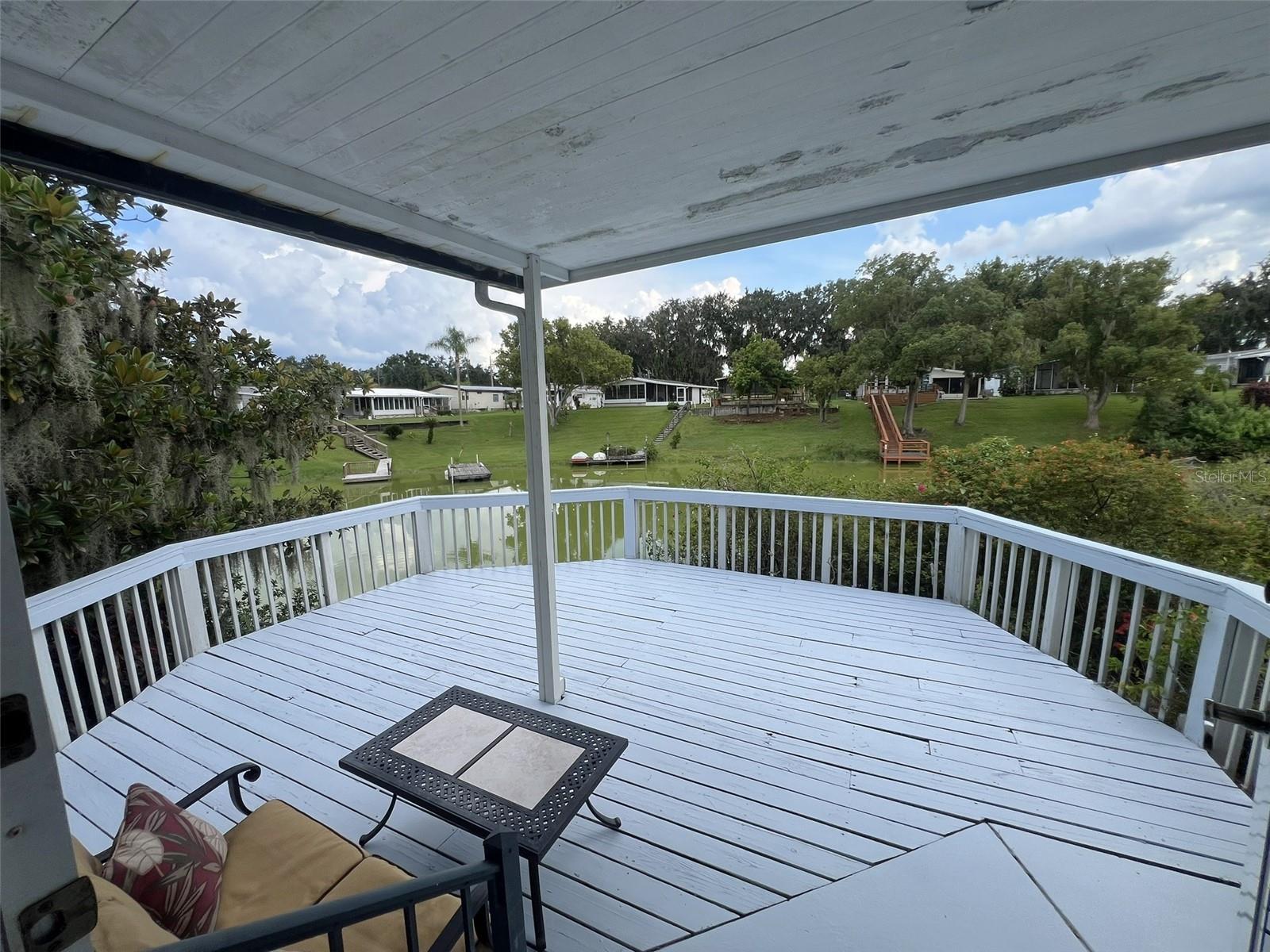 FLORAL LAKES - Residential