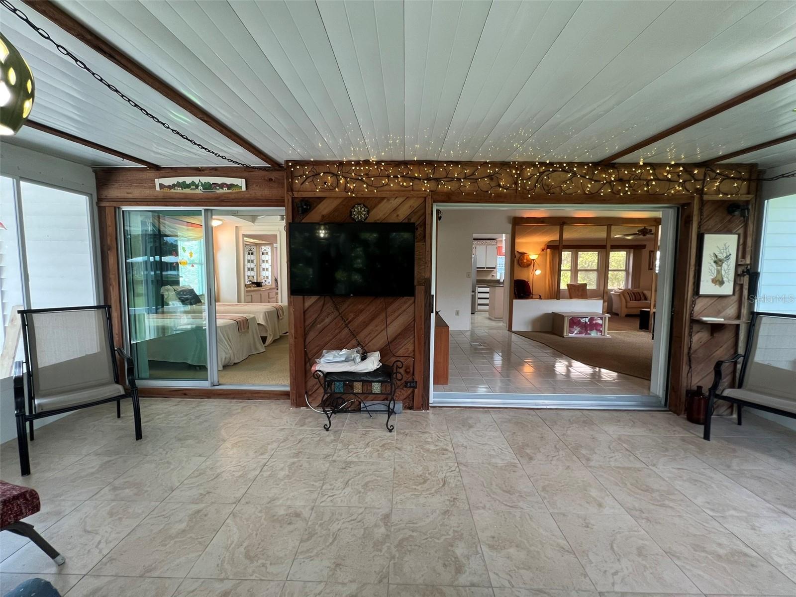 FLORAL LAKES - Residential