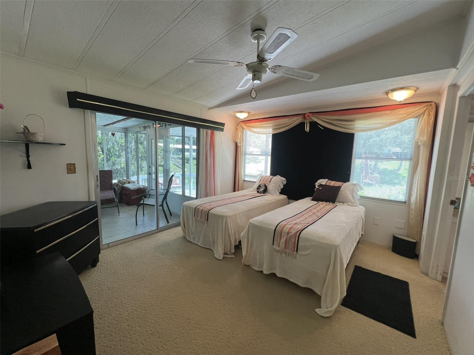 FLORAL LAKES - Residential