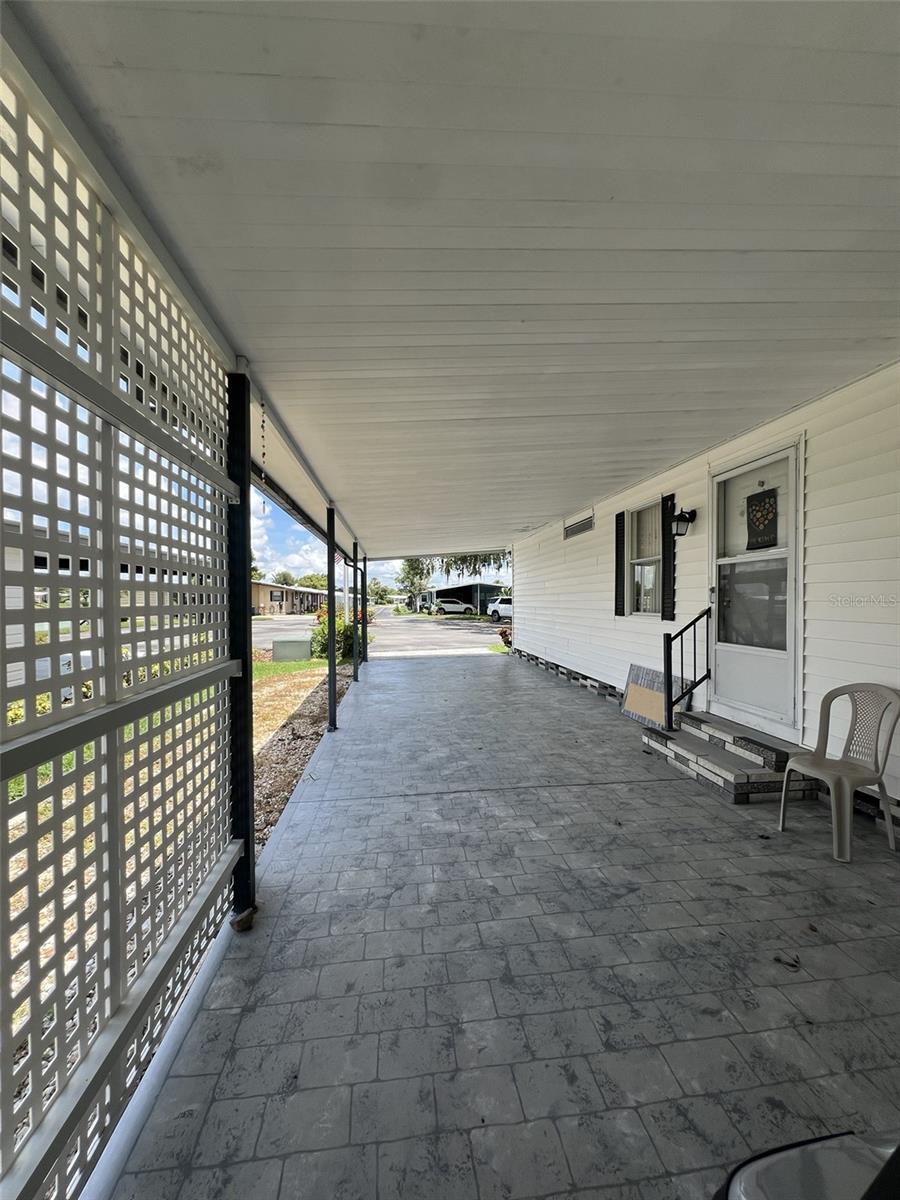 FLORAL LAKES - Residential