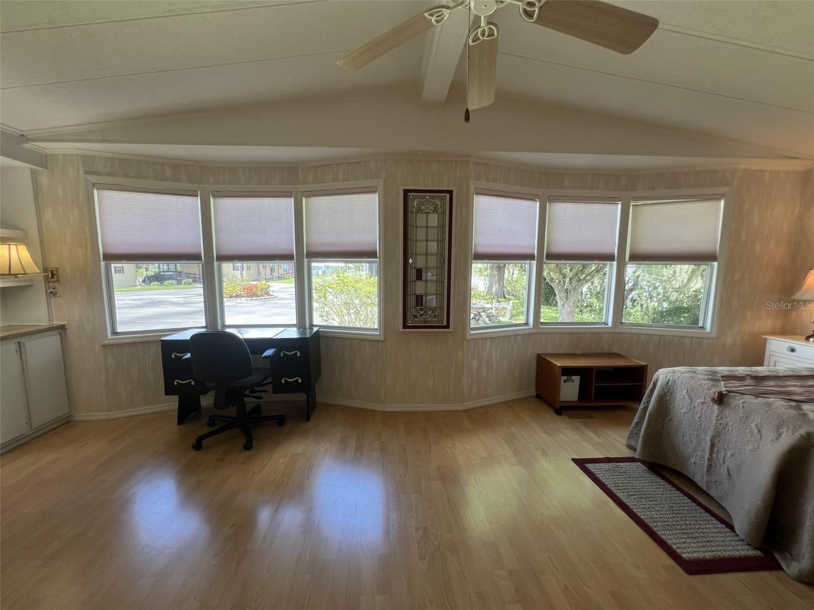 FLORAL LAKES - Residential