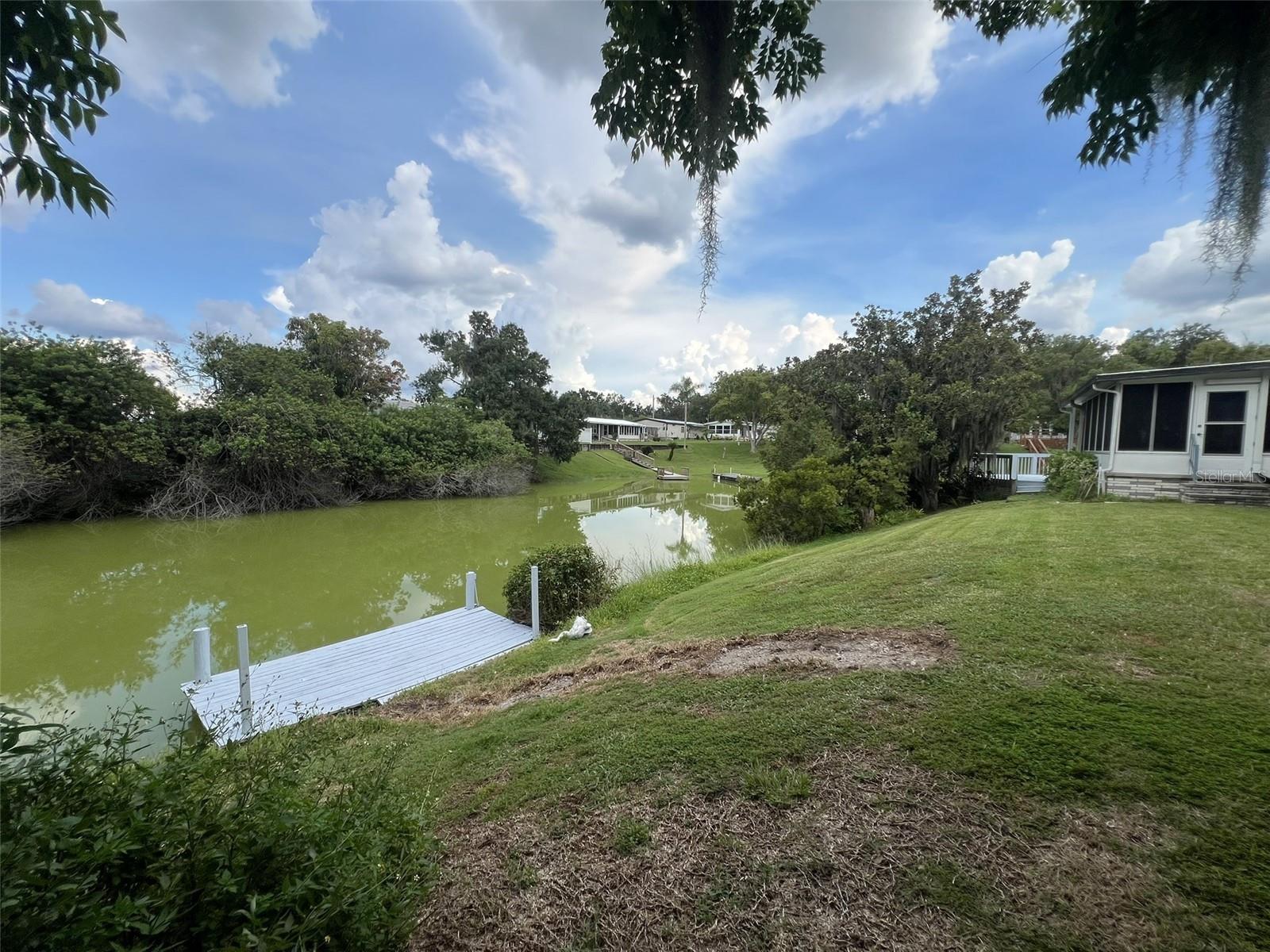 FLORAL LAKES - Residential