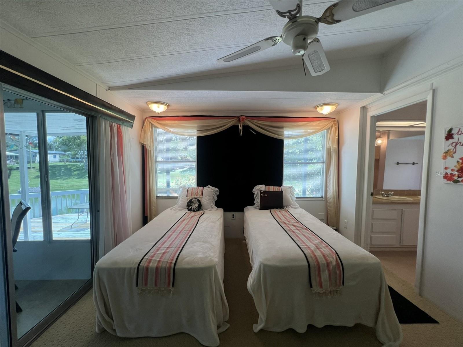 FLORAL LAKES - Residential