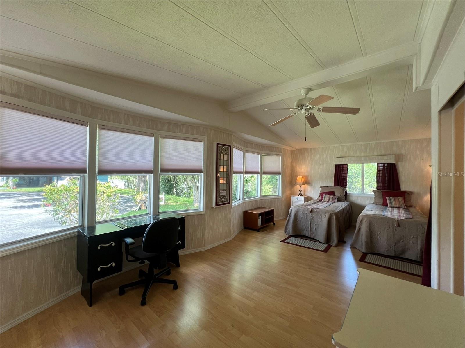 FLORAL LAKES - Residential