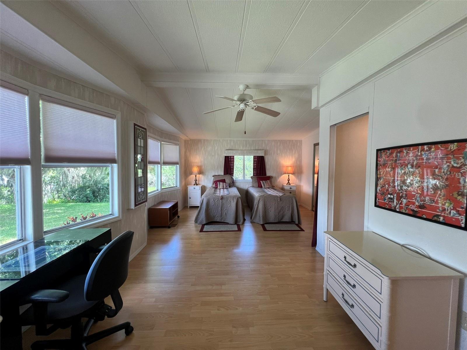 FLORAL LAKES - Residential