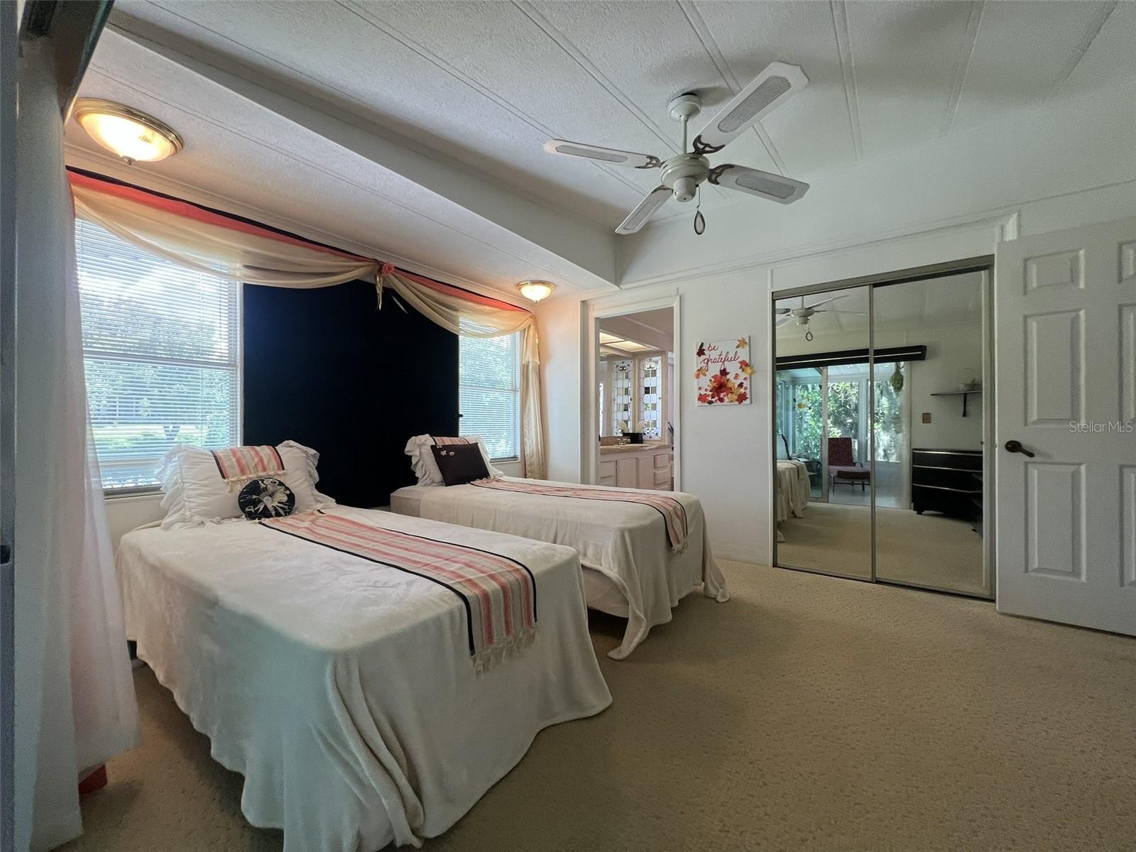 FLORAL LAKES - Residential