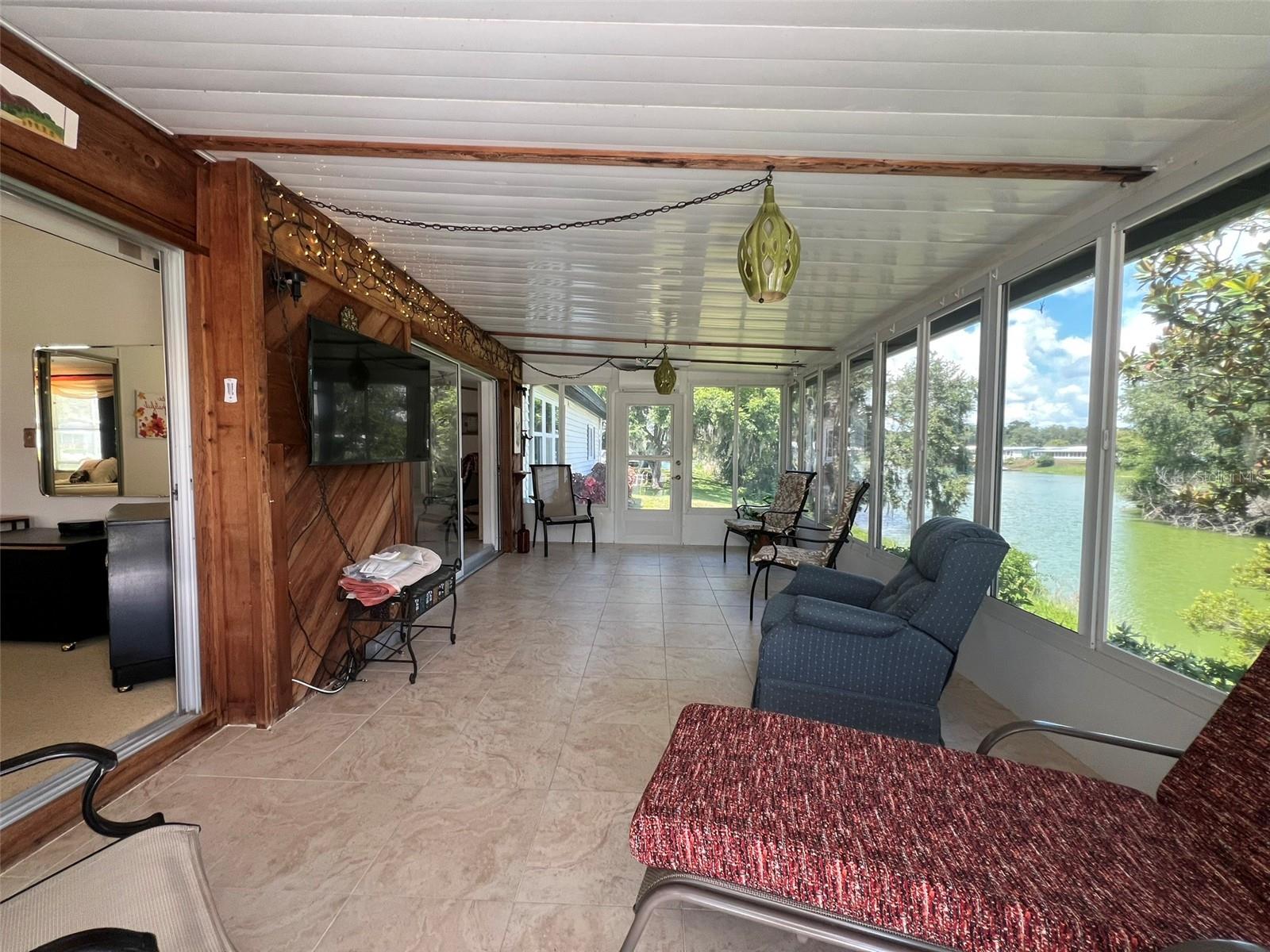 FLORAL LAKES - Residential