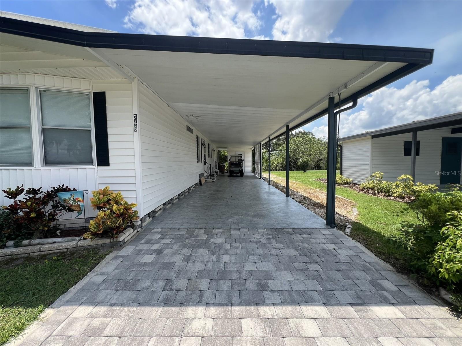 FLORAL LAKES - Residential