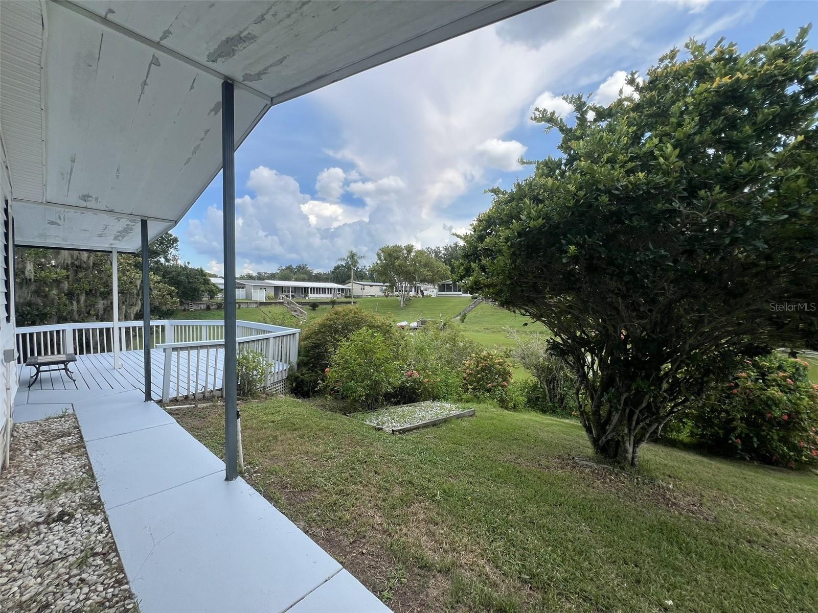 FLORAL LAKES - Residential