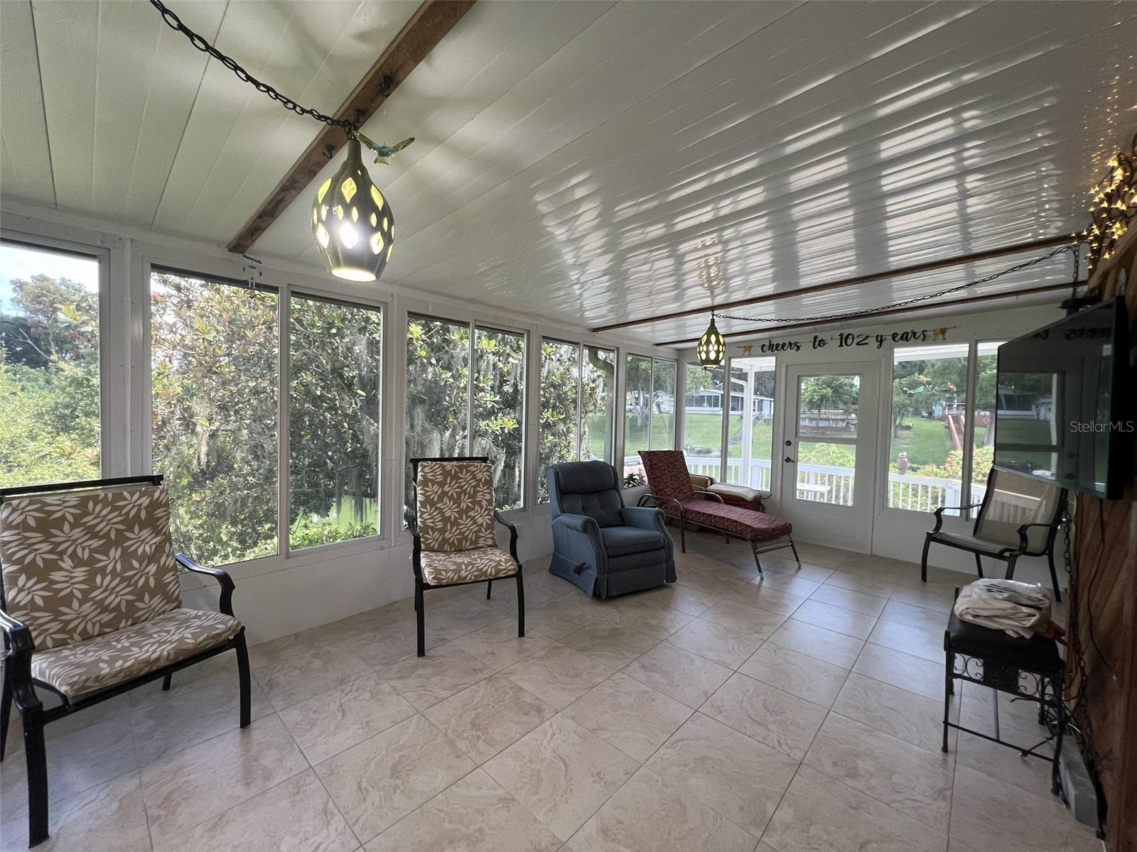 FLORAL LAKES - Residential