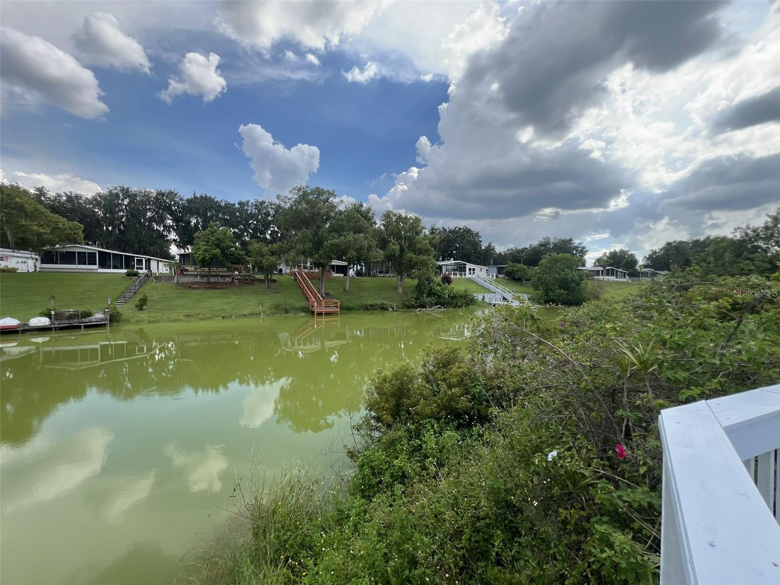 FLORAL LAKES - Residential
