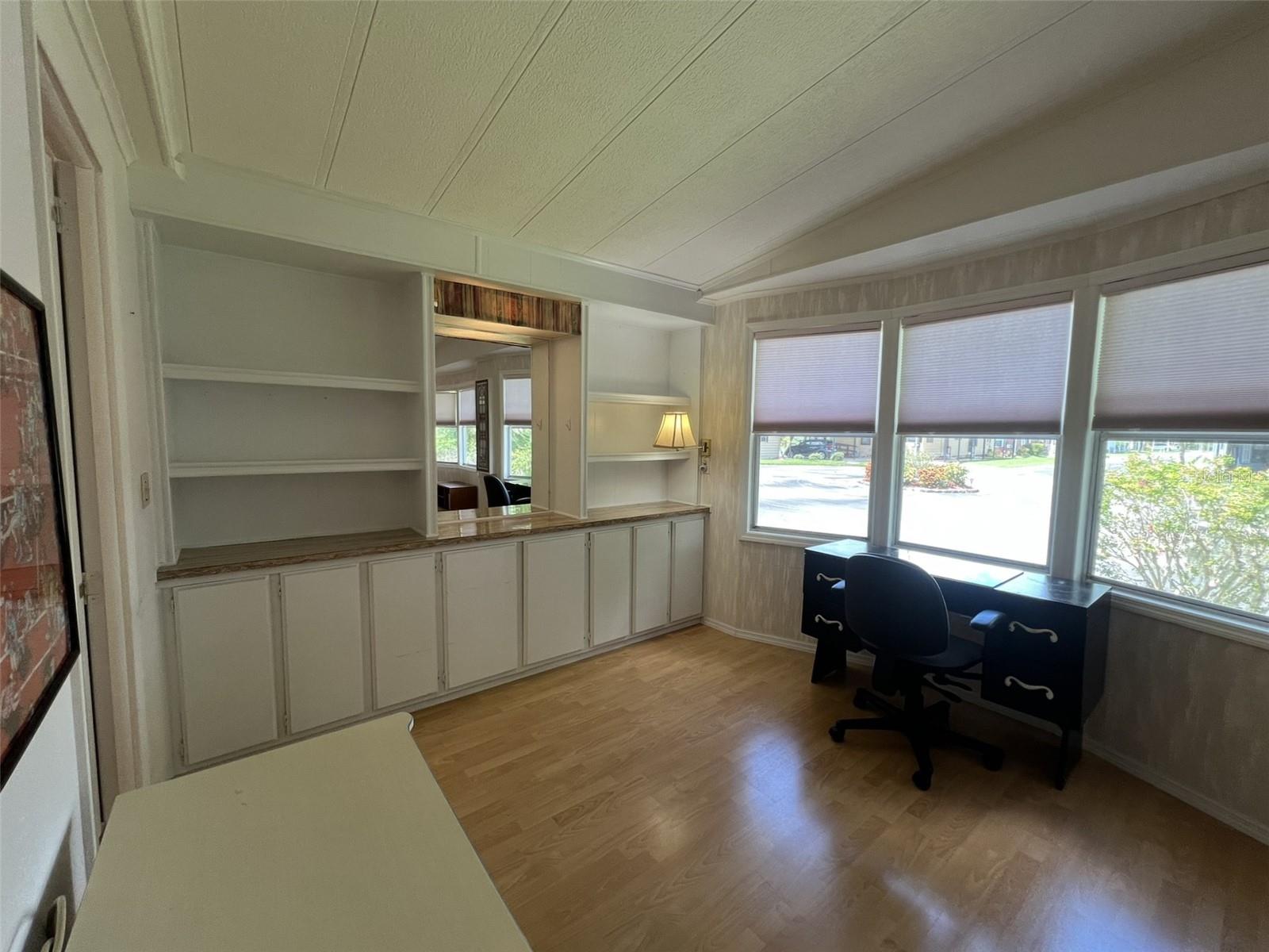 FLORAL LAKES - Residential
