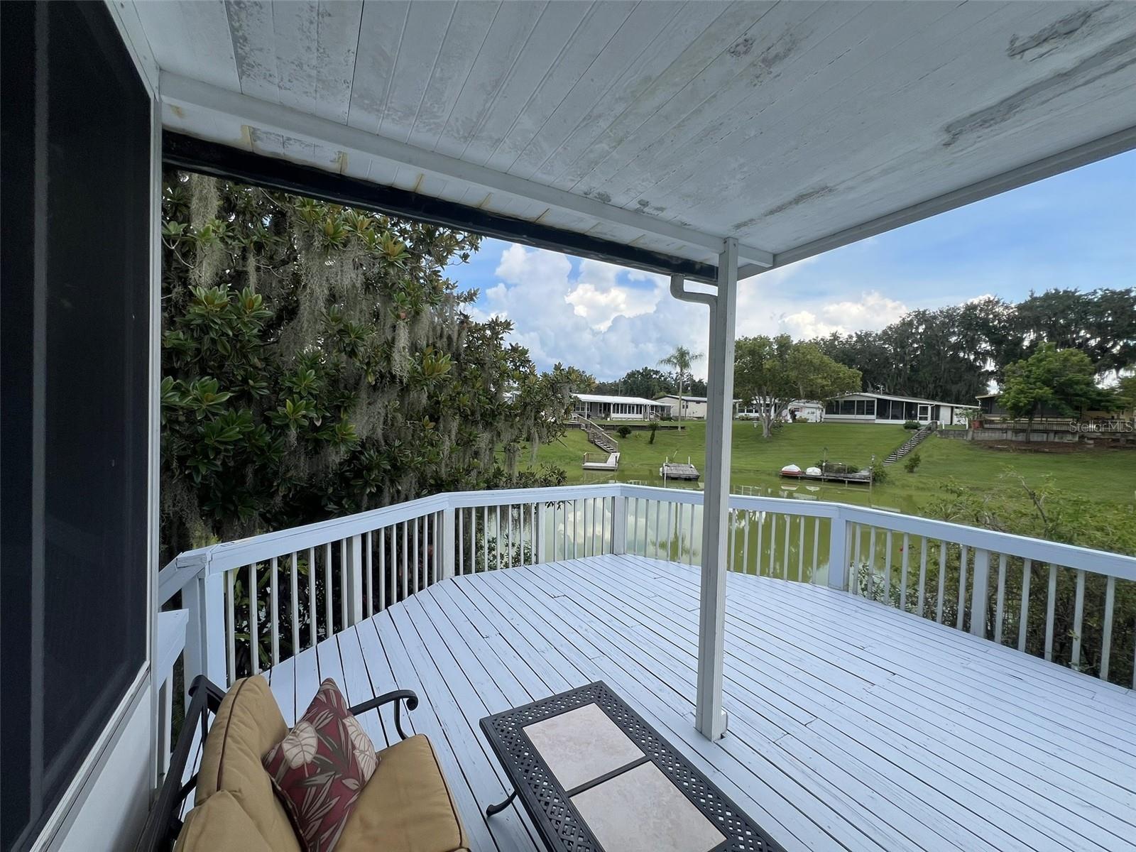 FLORAL LAKES - Residential