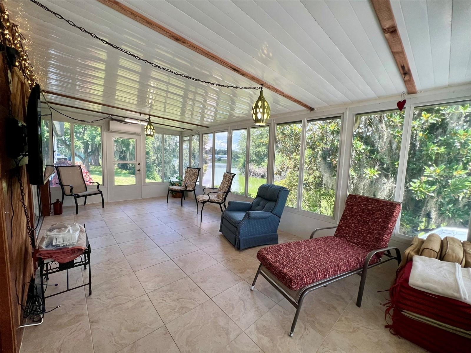 FLORAL LAKES - Residential