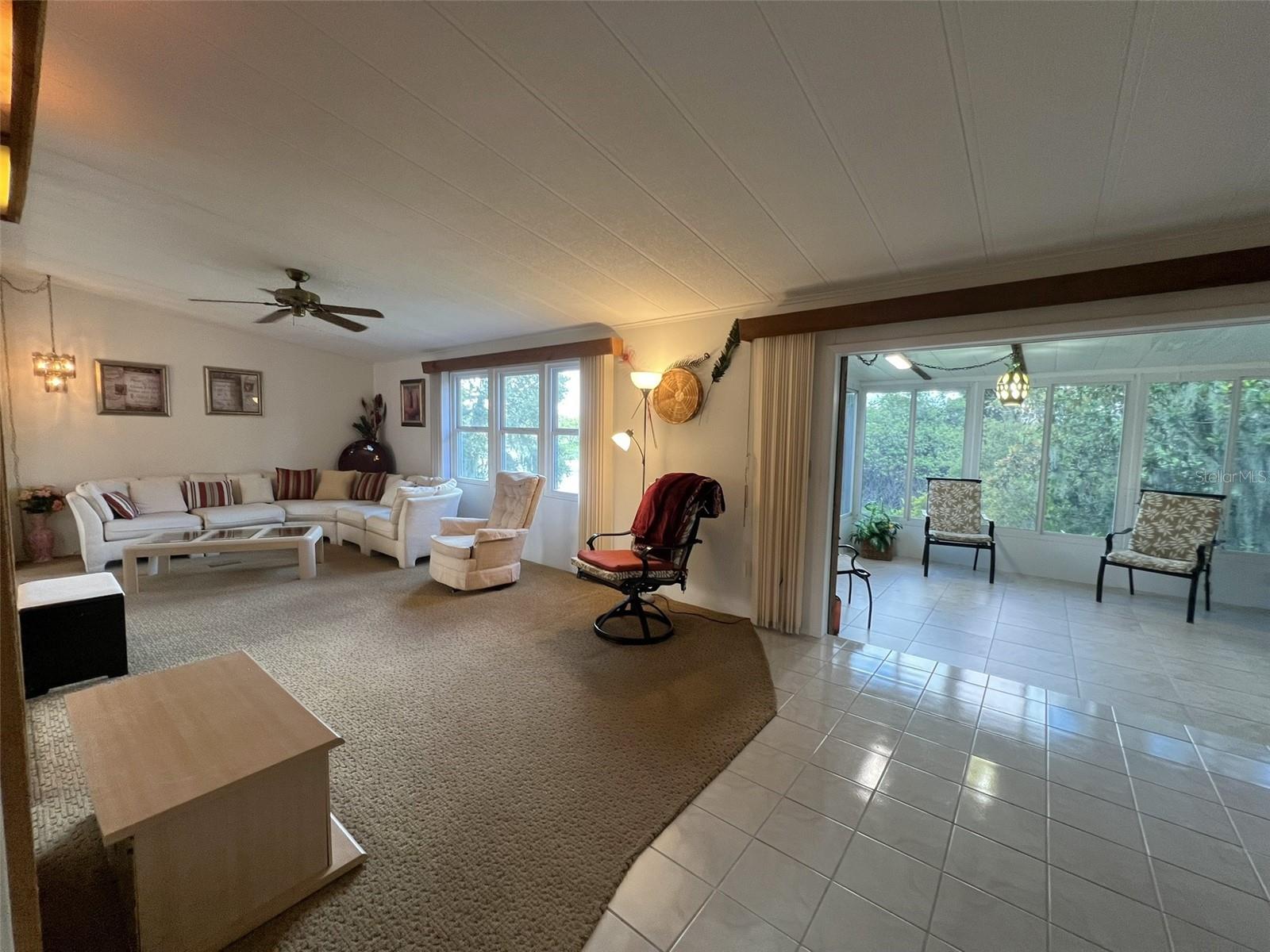 FLORAL LAKES - Residential