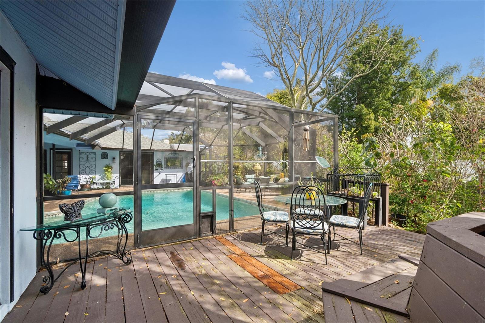 BLUFFS THE - Residential