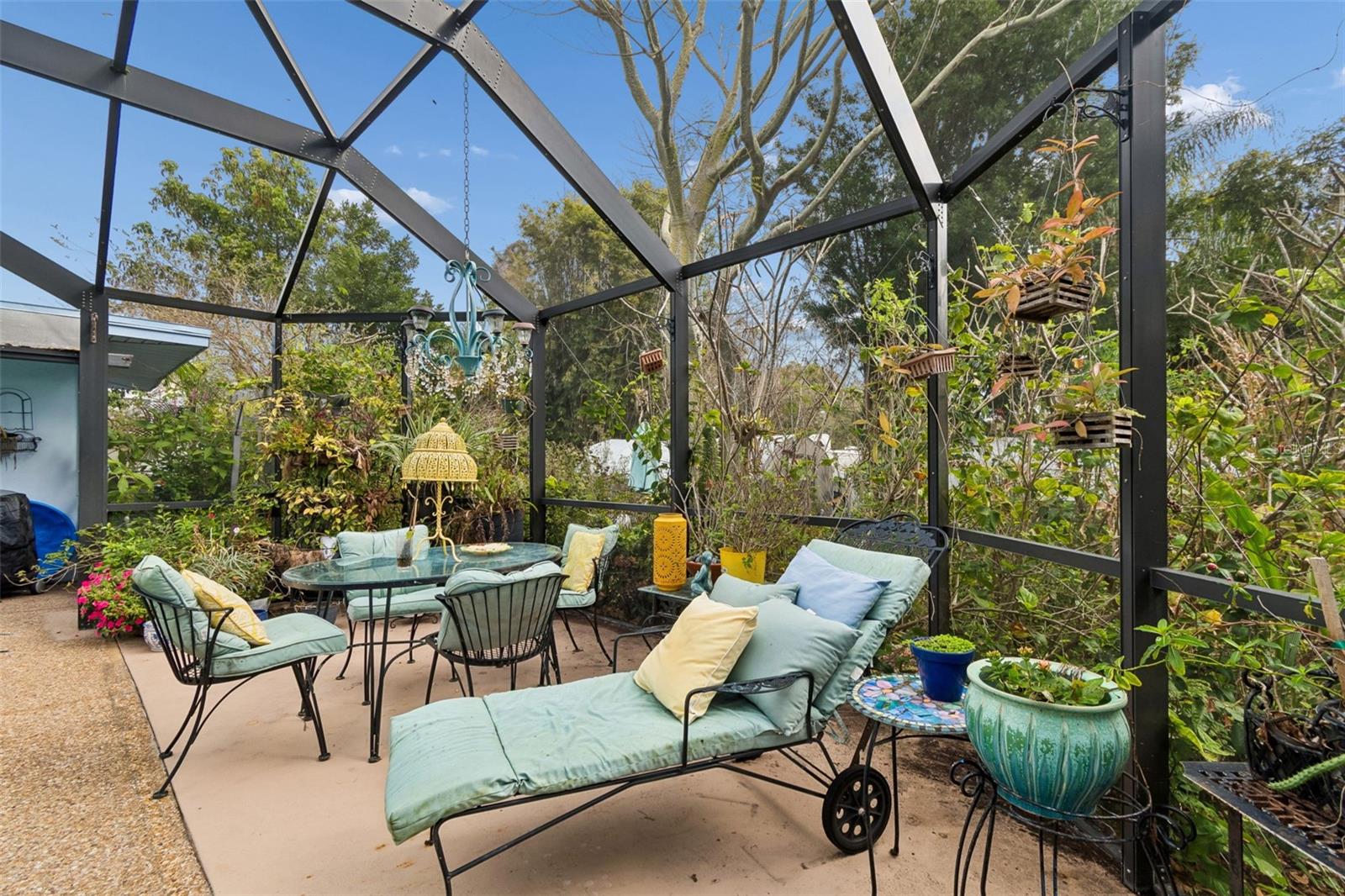 BLUFFS THE - Residential