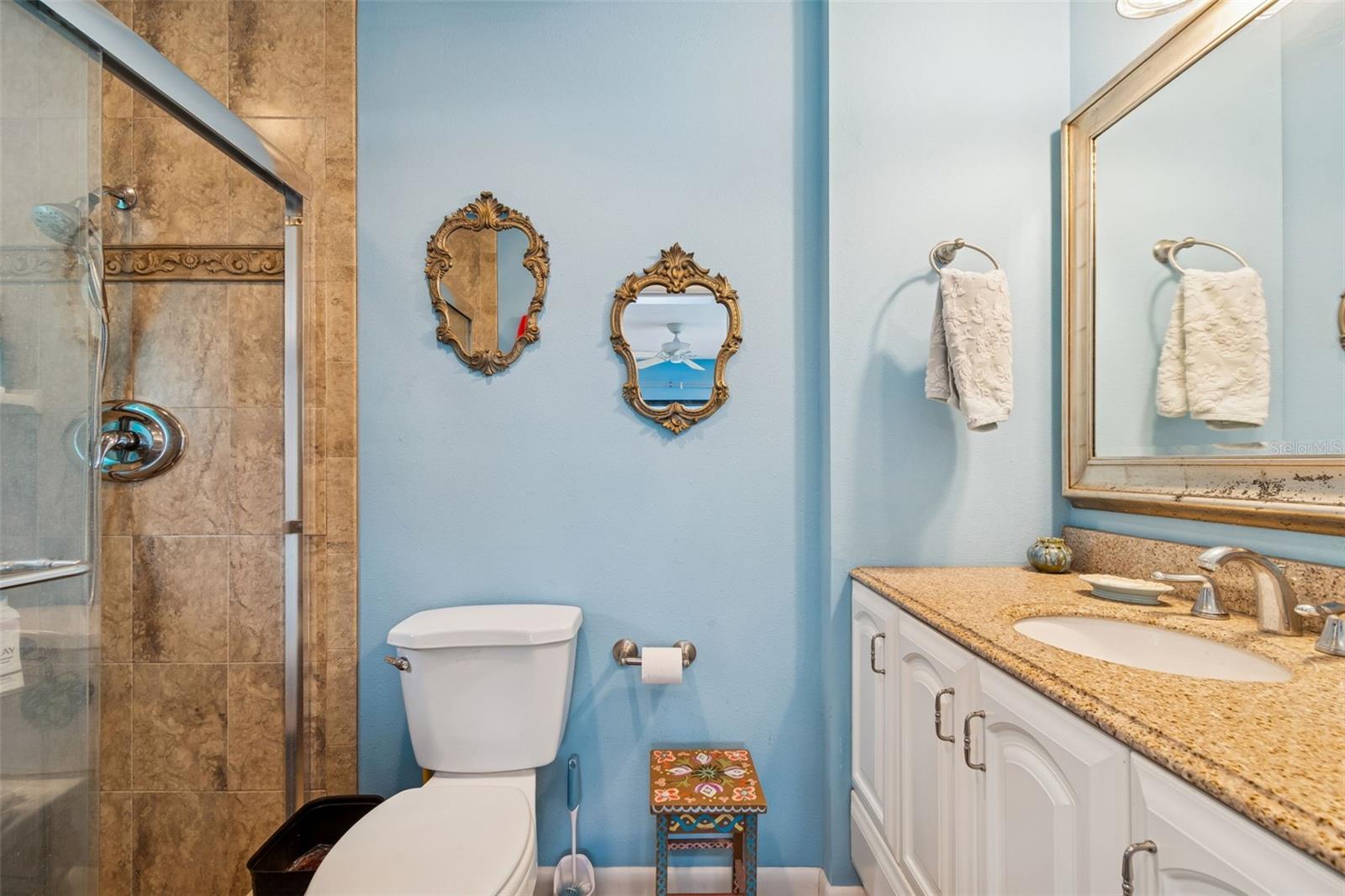 BLUFFS THE - Residential