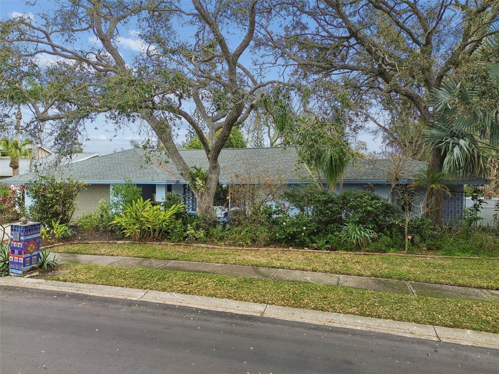 BLUFFS THE - Residential