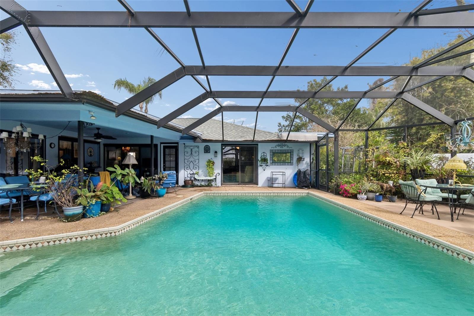 BLUFFS THE - Residential