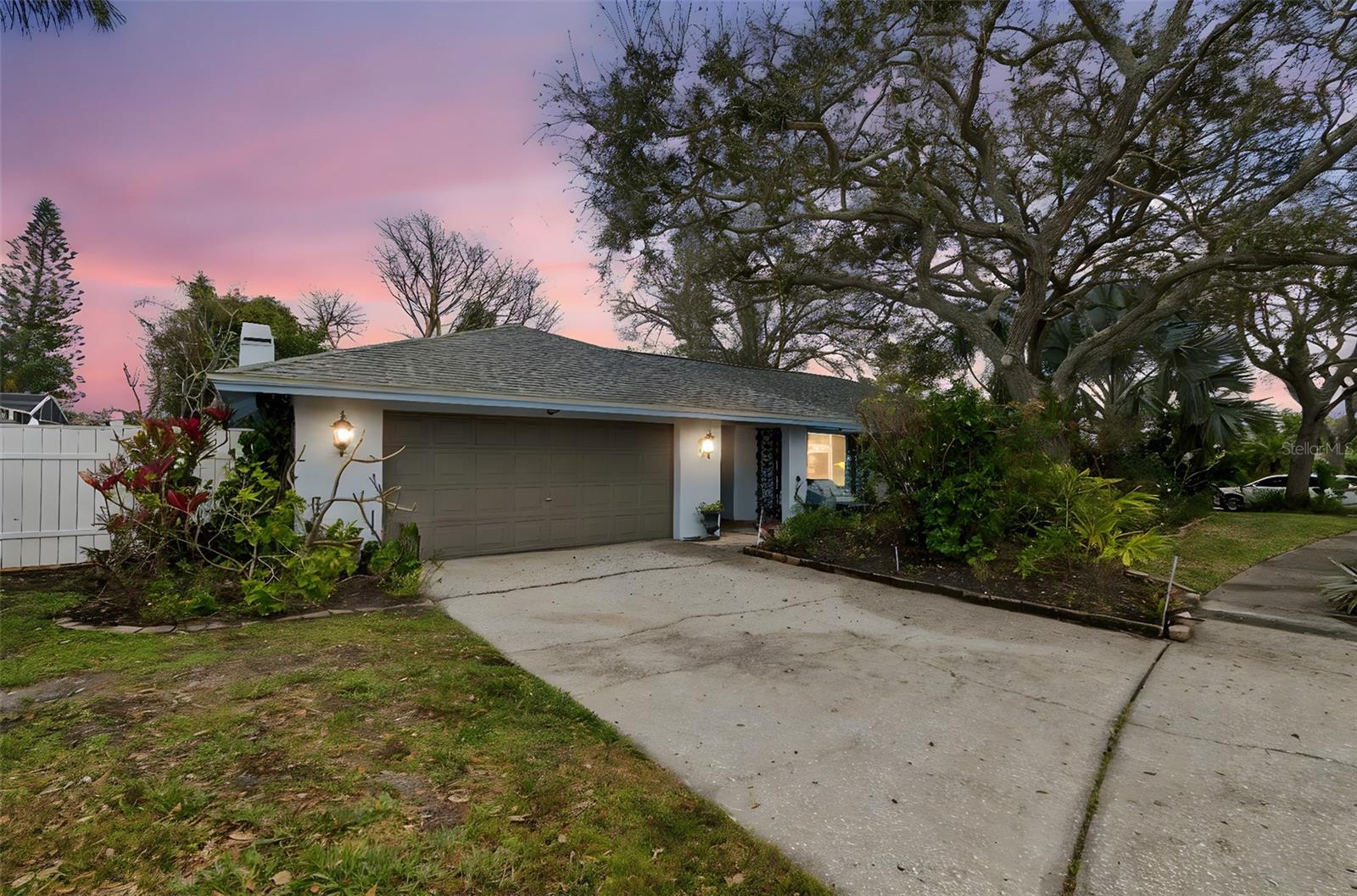 BLUFFS THE - Residential