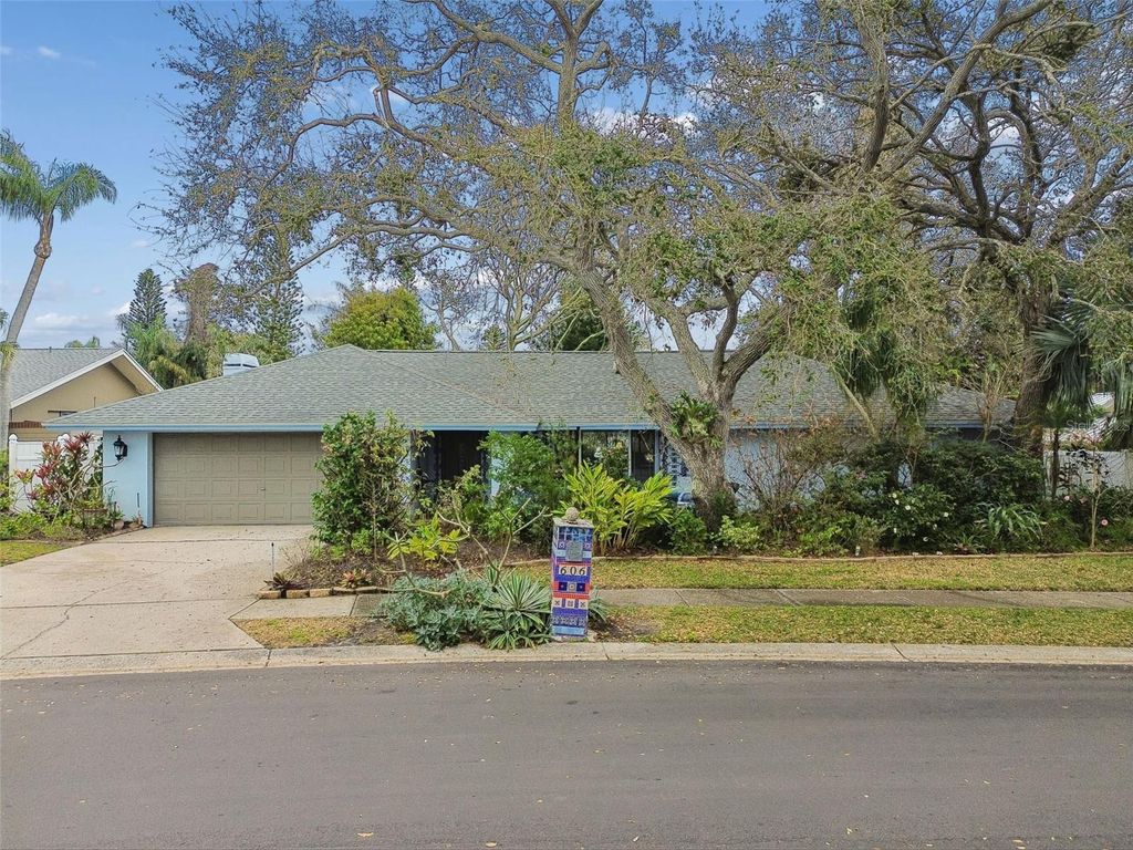 Photo of 606 Grovewood Lane, Largo, FL 33770 (MLS # TB8482189)