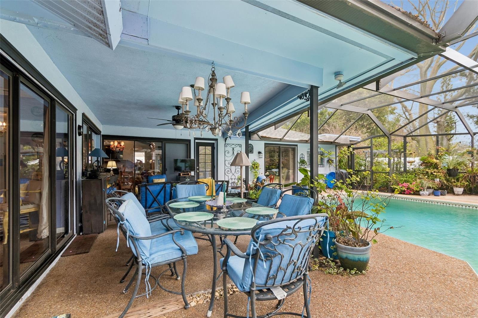 BLUFFS THE - Residential