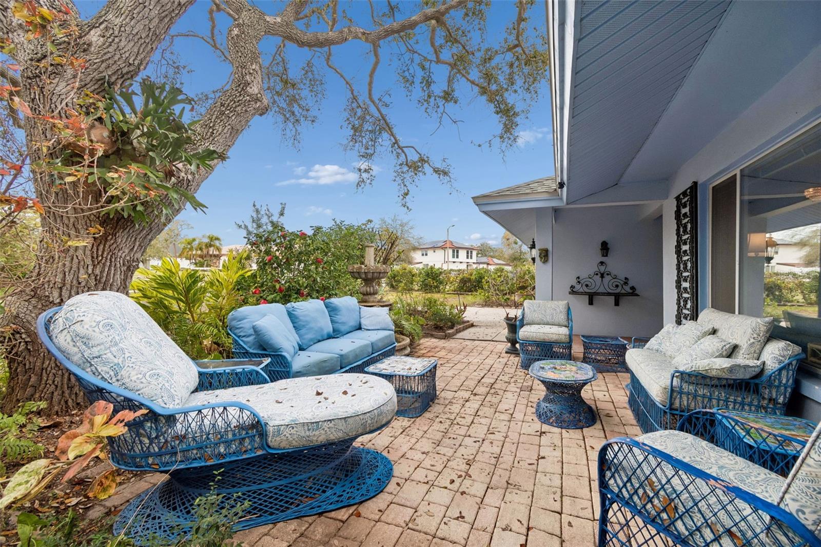 BLUFFS THE - Residential