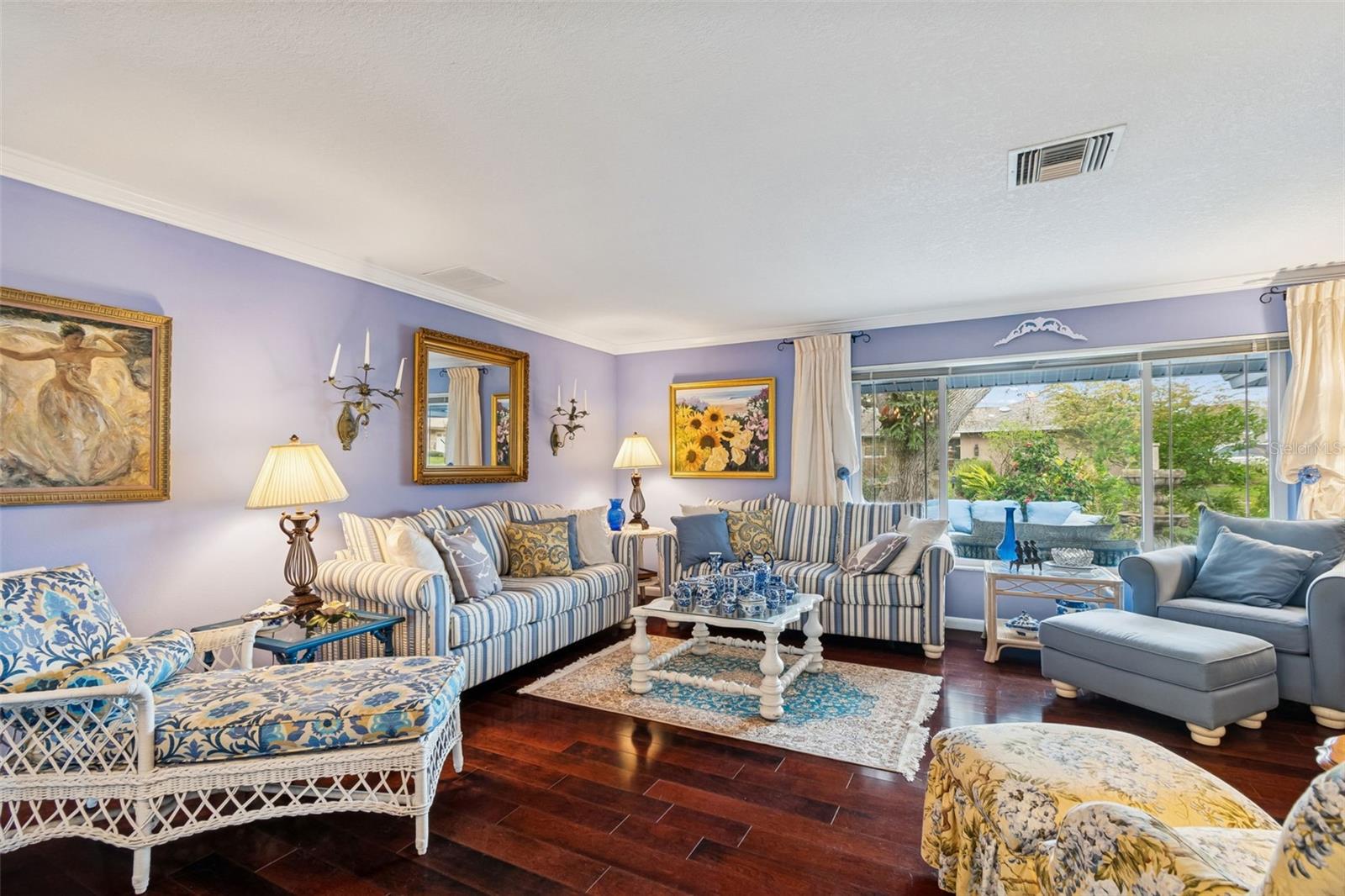 BLUFFS THE - Residential