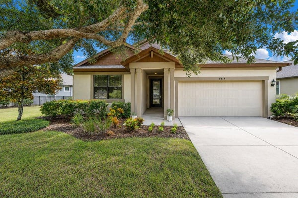 8454 MAY PORT CT, LAND O LAKES, FL 34638 - Image 00da98f6cbd05d3d8a2ac62e011e4709/3917123425