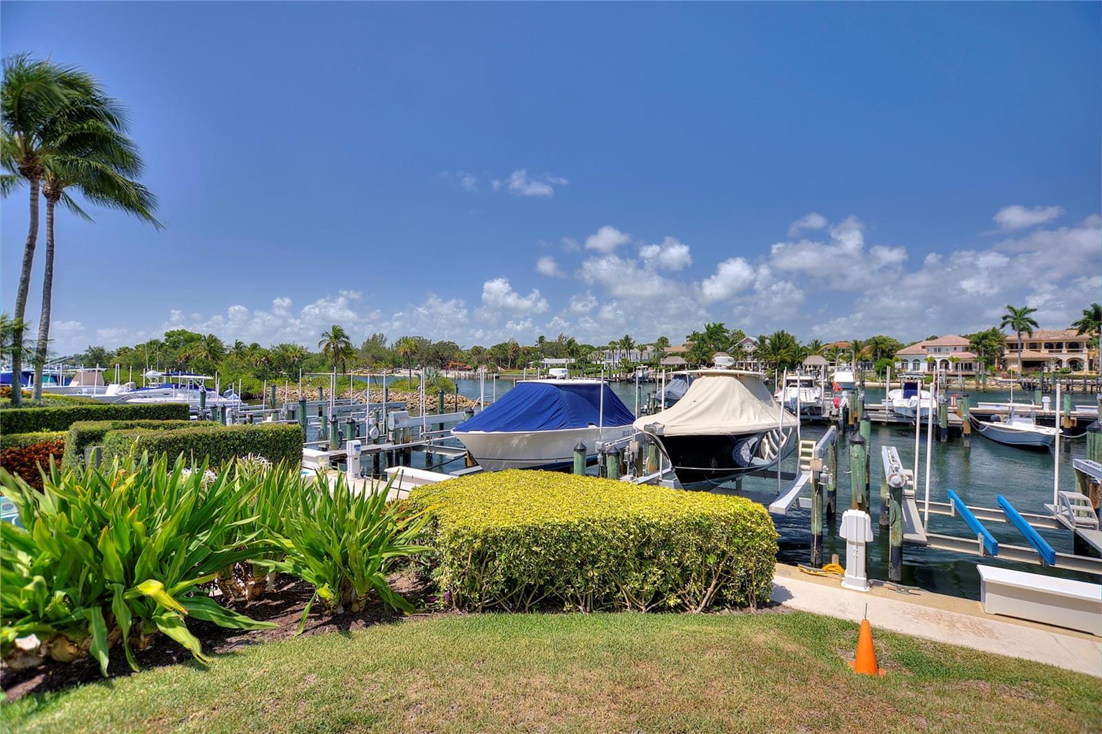 OAK HARBOUR CONDO 01-04 - Residential