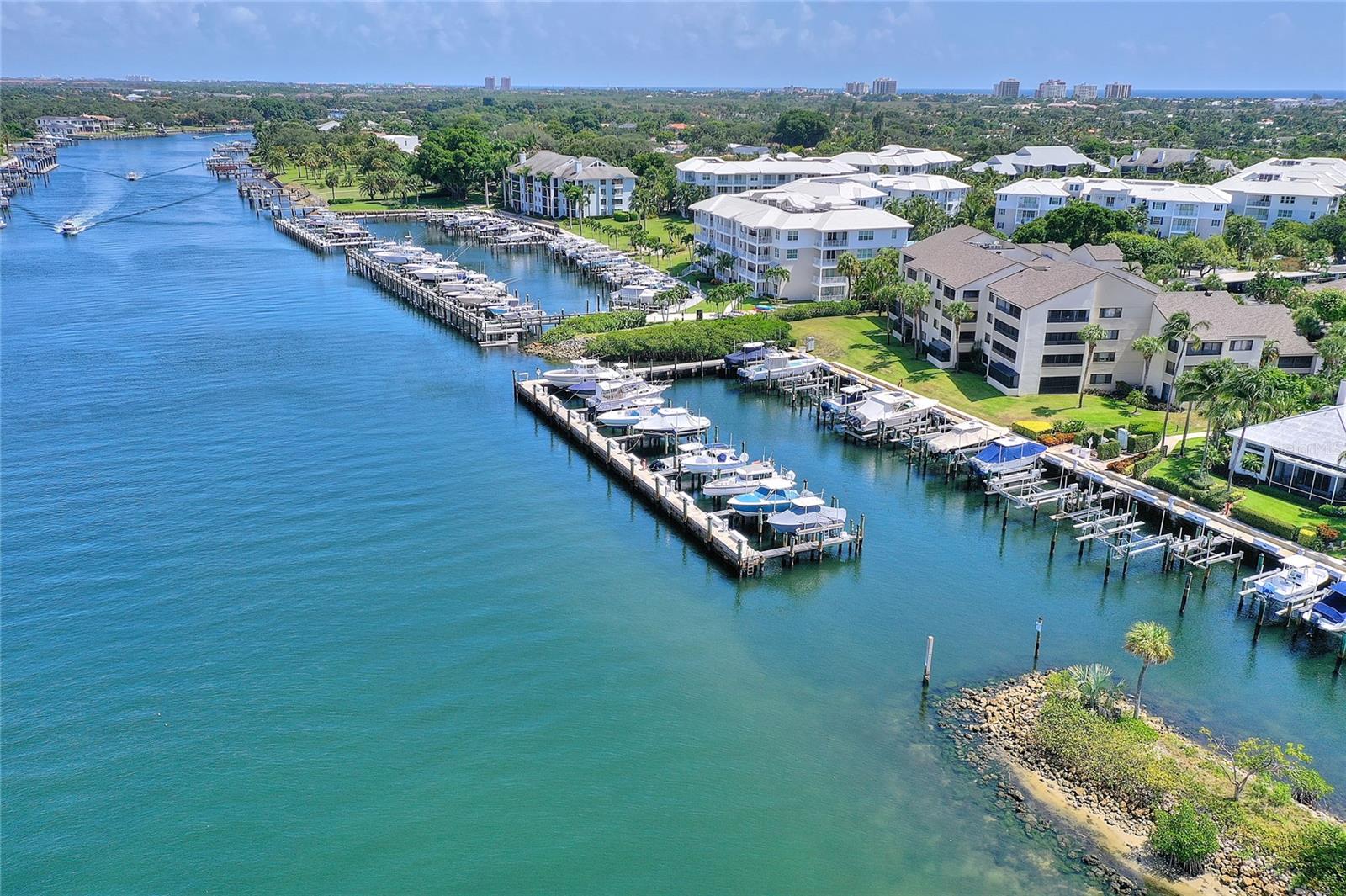 OAK HARBOUR CONDO 01-04 - Residential