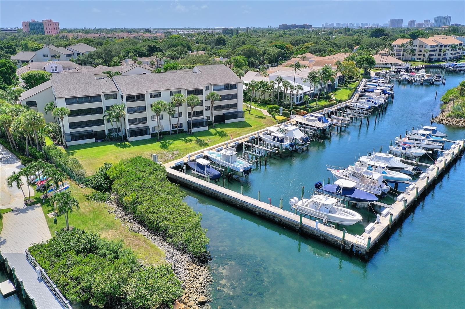 OAK HARBOUR CONDO 01-04 - Residential