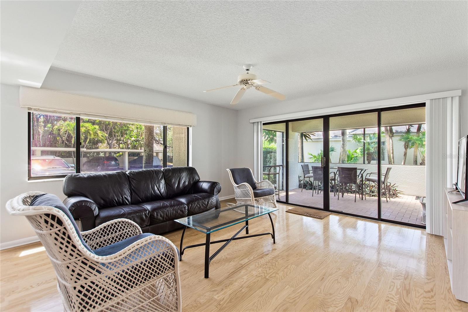 OAK HARBOUR CONDO 01-04 - Residential