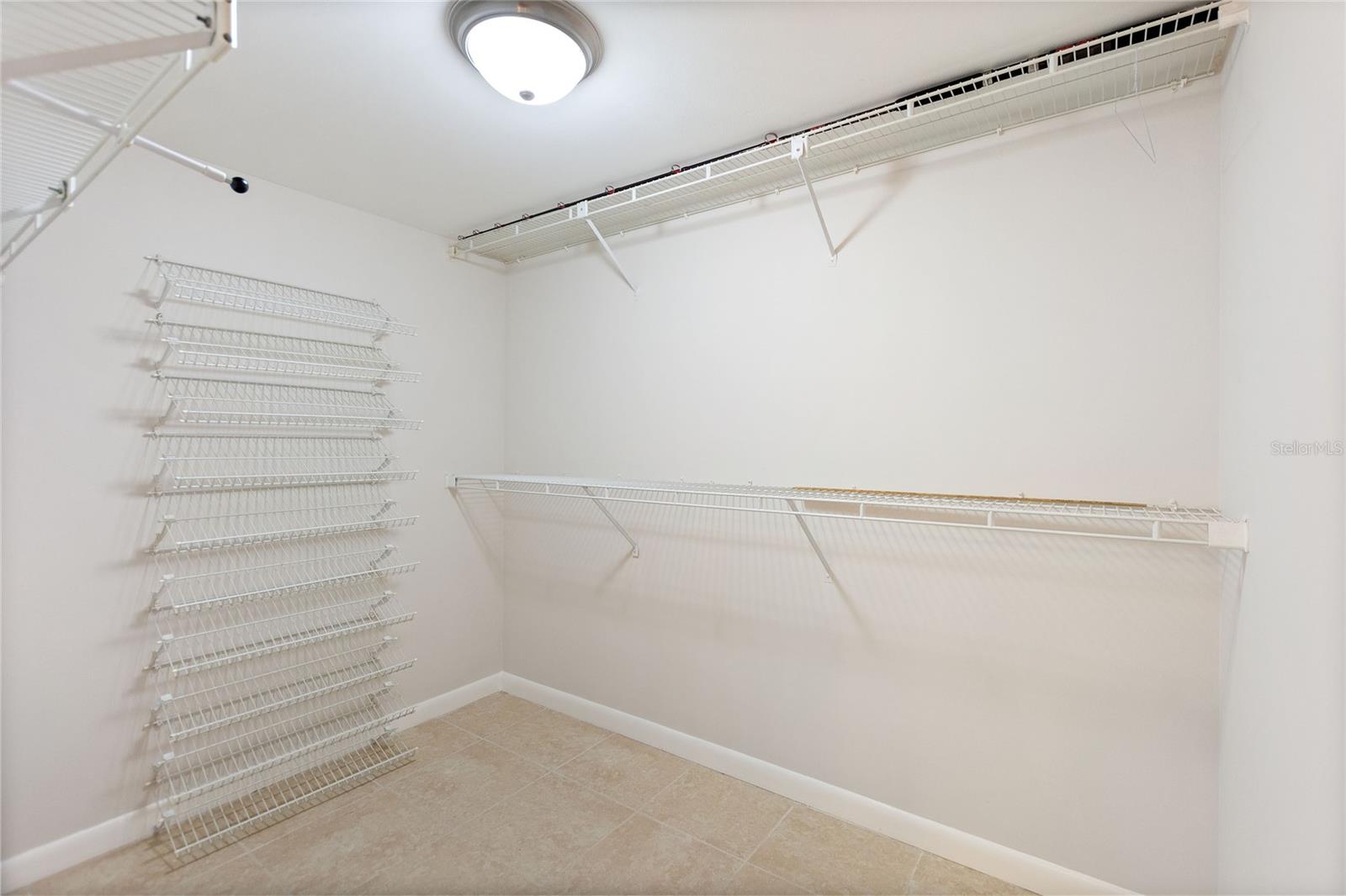 OAK HARBOUR CONDO 01-04 - Residential