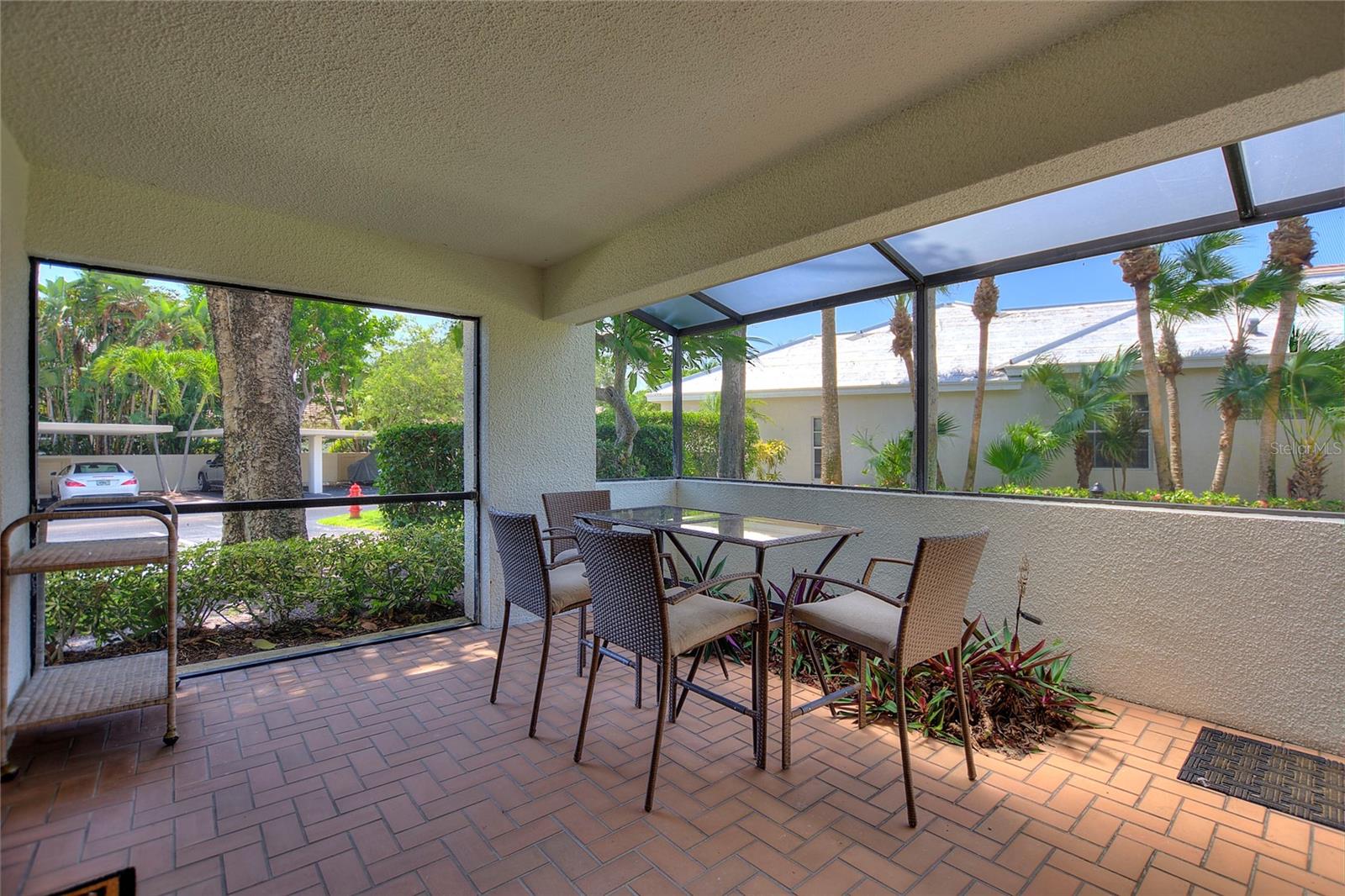 OAK HARBOUR CONDO 01-04 - Residential