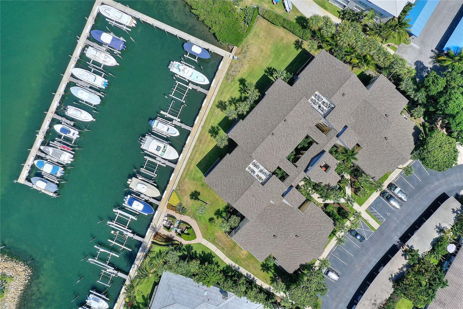 OAK HARBOUR CONDO 01-04 - Residential