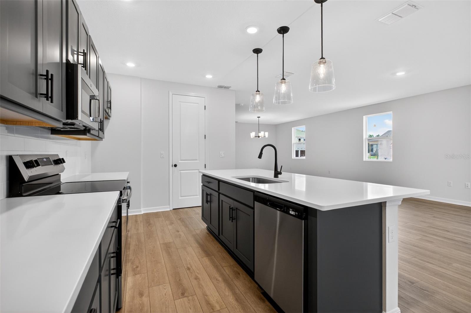 TRAILSIDE - Residential