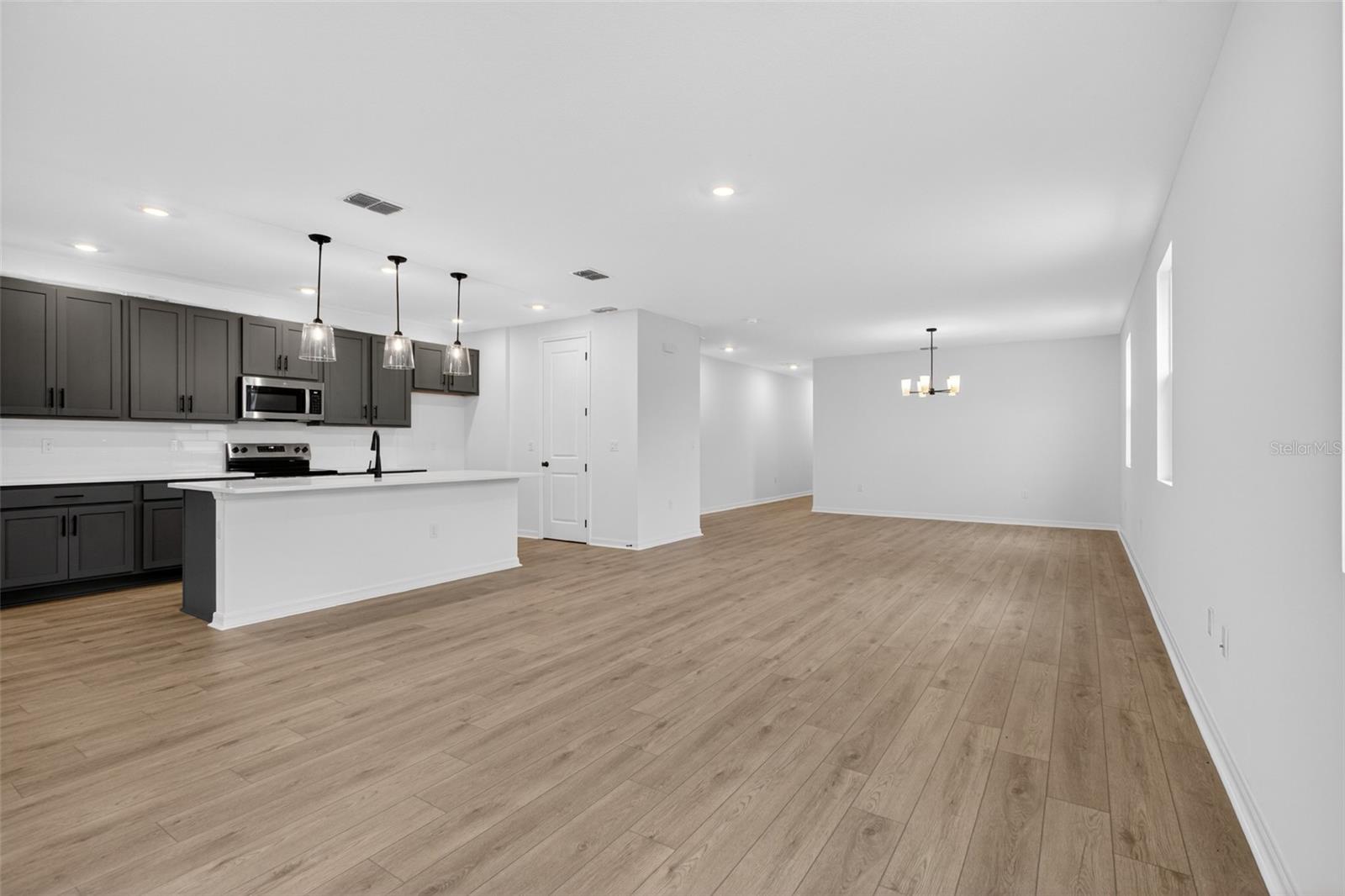 TRAILSIDE - Residential