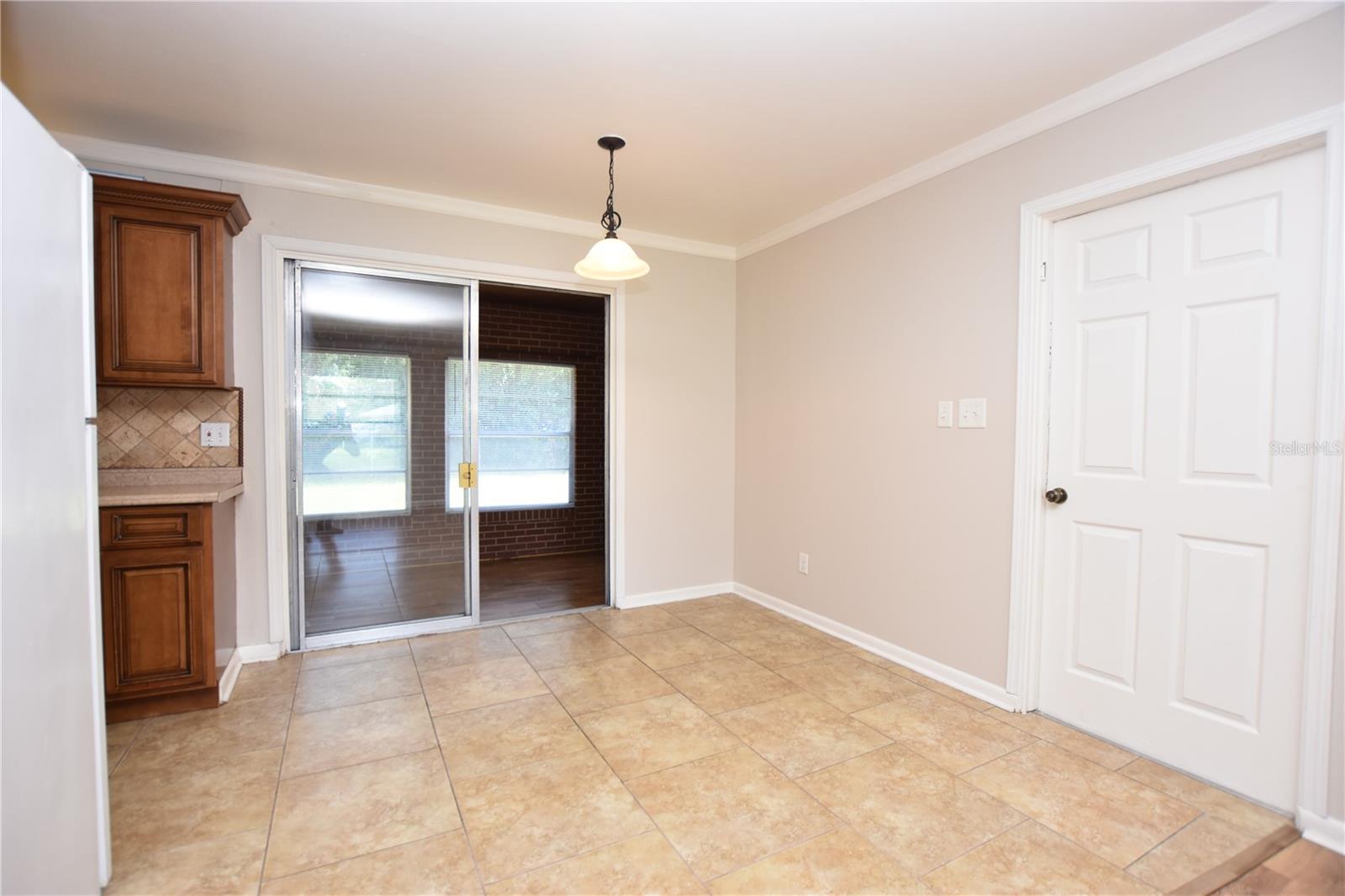 LAKE GIBSON ESTATES - Residential Lease