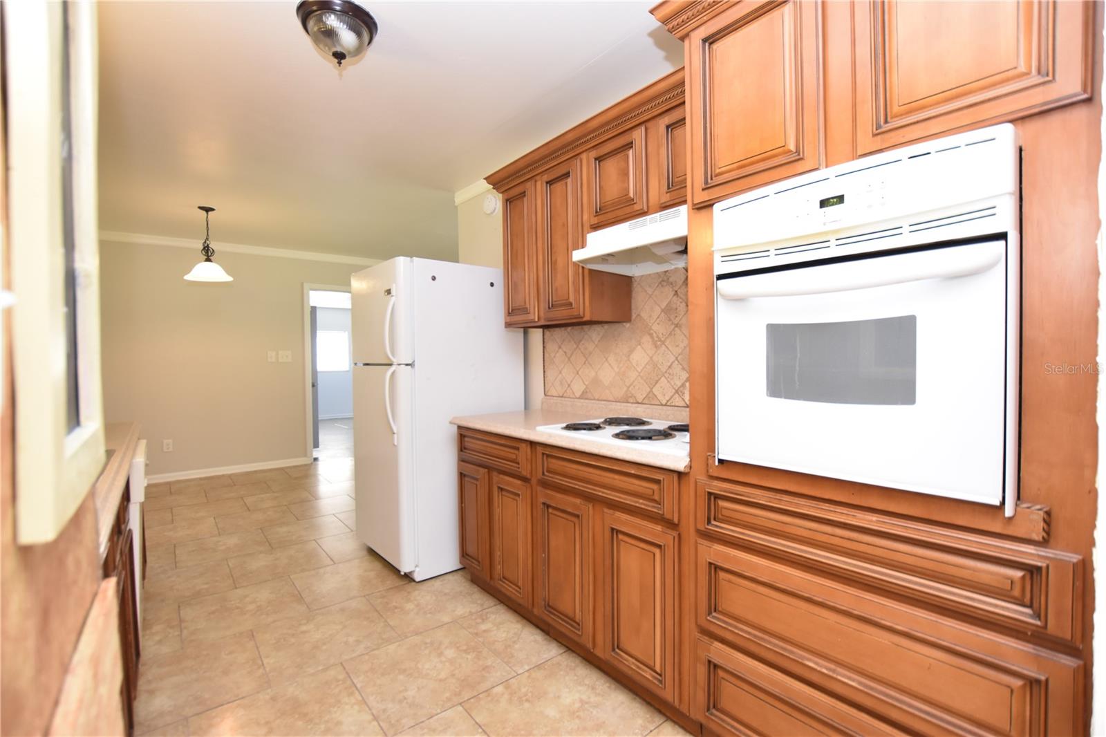 LAKE GIBSON ESTATES - Residential Lease