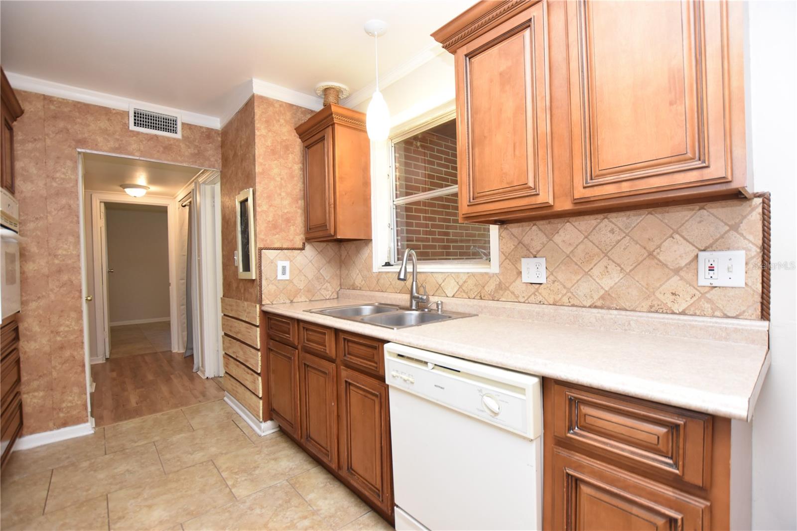 LAKE GIBSON ESTATES - Residential Lease