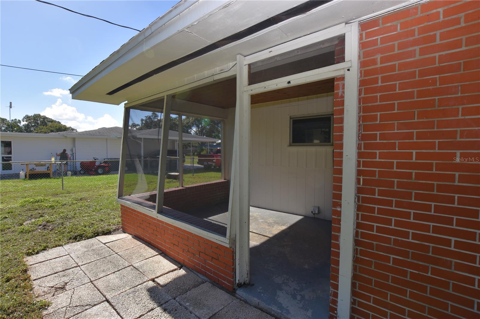 LAKE GIBSON ESTATES - Residential Lease