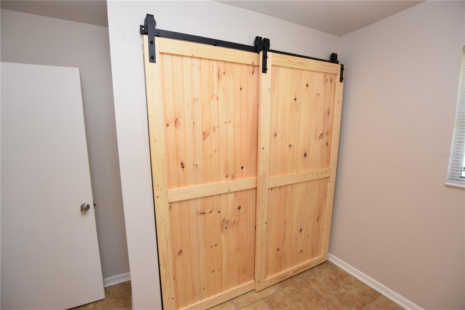 LAKE GIBSON ESTATES - Residential Lease