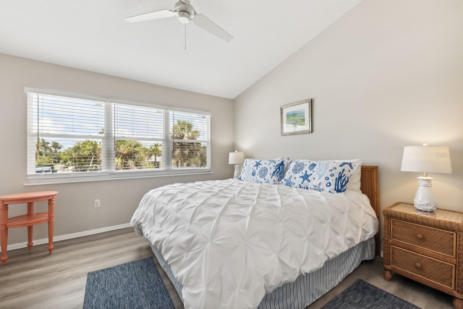 LIGHTHOUSE RESIDENCE 14 - Residential